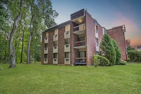 948 High Path Rd #948, Windsor, CT 06095