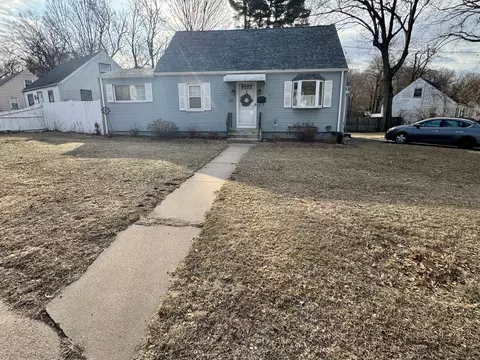 114 Middle Tpke W, Manchester, CT 06040