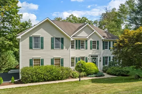 105 Lake Ridge Rd, Southbury, CT 06488