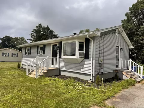 4 Major Dr, Plainfield, CT 06374