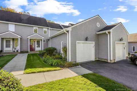 8 Copley Rd #8, Glastonbury, CT 06073