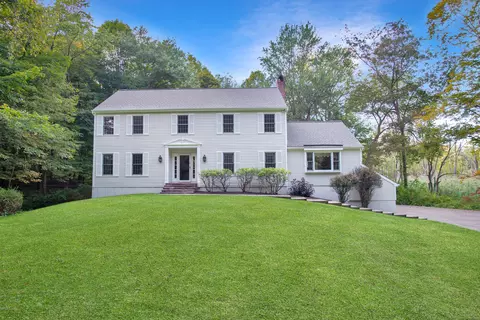 6 Whitlock Ln, Ridgefield, CT 06877