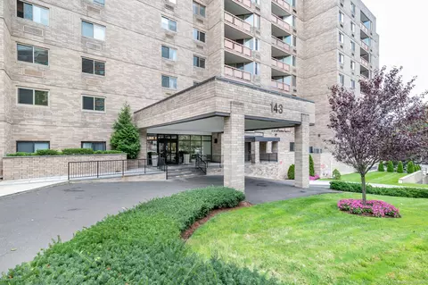 143 Hoyt St #2C, Stamford, CT 06905