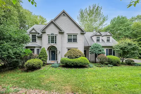 68 Hart St, Burlington, CT 06013