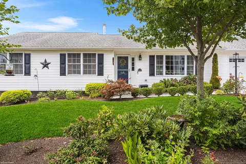 166 Wisteria Dr, Naugatuck, CT 06770