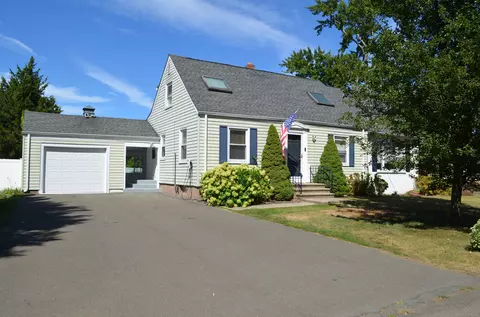 35 Belvedere Rd, North Haven, CT 06473