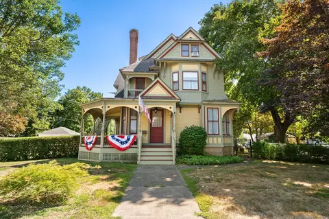 140 W Broad St, Pawcatuck, CT 06379