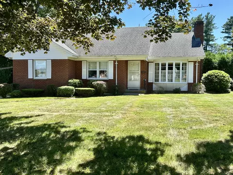 137 Elm St, Windsor Locks, CT 06096