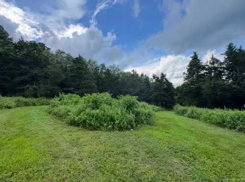 135 Noble Hill Rd, Montville, CT 06370