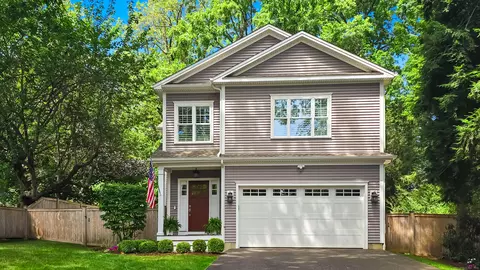 46 Wheeler Park Ave, Fairfield, CT 06825