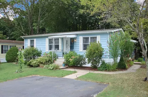 6 Country Club Trl, Killingworth, CT 06419