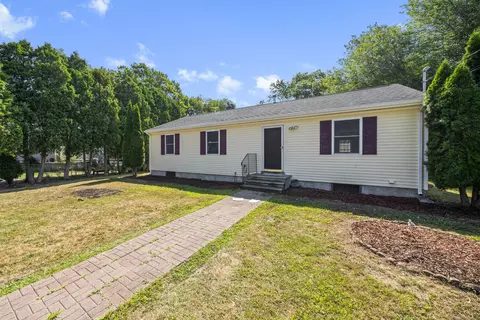 27 Concord Ct, Groton, CT 06340