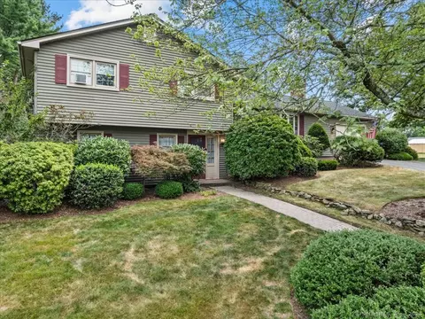18 Arlington St N, Meriden, CT 06450