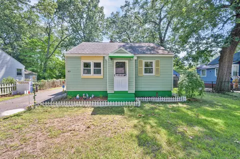 52 Devon Dr, Manchester, CT 06040