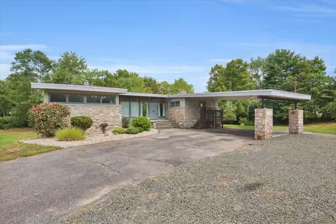 332 Academy Rd, Cheshire, CT 06410