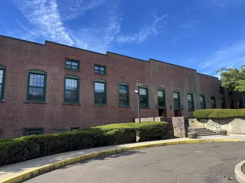 1 Front St #001, New Haven, CT 06513