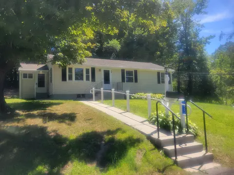 42 Maloney Ct, Winchester, CT 06098