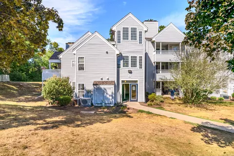 1 Forest Glen Cir #1, Middletown, CT 06457