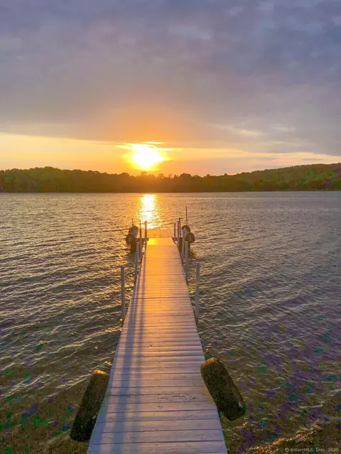 17 Marsh Pt, Morris, CT 06763