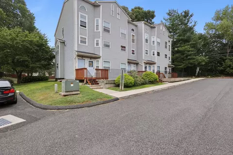 1655 N Colony Rd #5001, Meriden, CT 06450