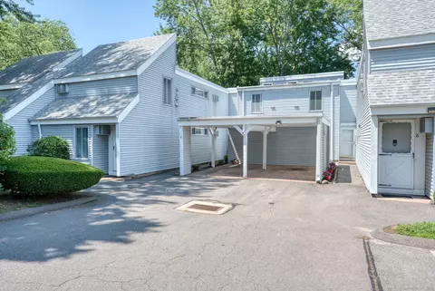 7 Cinnamon Spgs #7, South Windsor, CT 06074