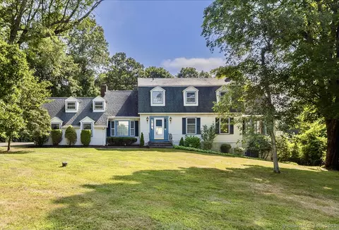 7 Delno Dr, Danbury, CT 06811