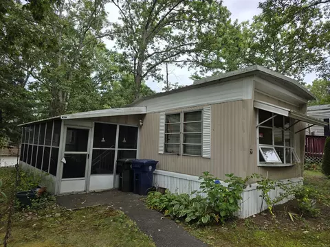 33 Long Dr, Windham, CT 06256