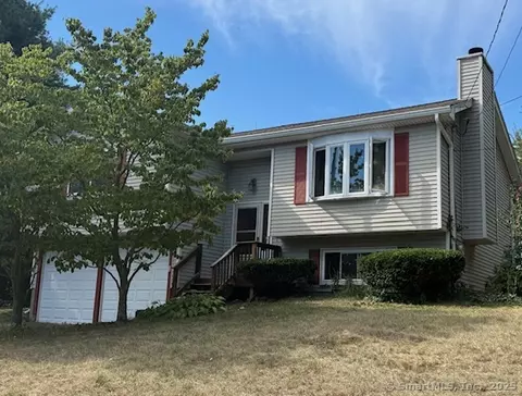 63 Bolton St, Hamden, CT 06518