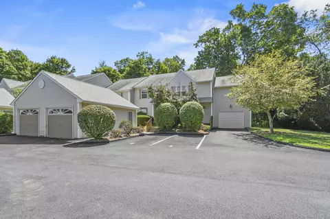 3409 Whitney Ave #2, Hamden, CT 06518