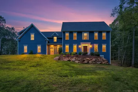 215 Dug Rd, Glastonbury, CT 06073