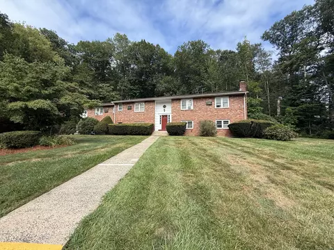 1125 Waterbury Rd #1C, Cheshire, CT 06410