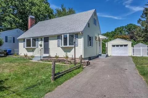 44 Pine St, Newington, CT 06111