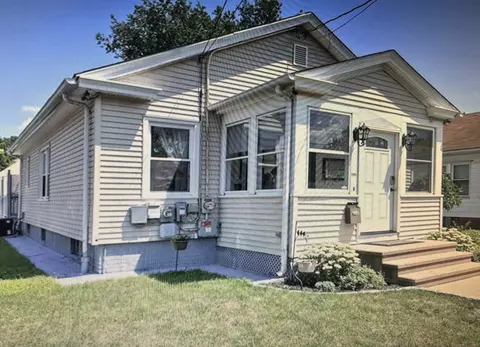 103 Gorham Ave, Hamden, CT 06514