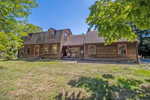 101 Orchard Hill Dr, Windsor Locks, CT 06096