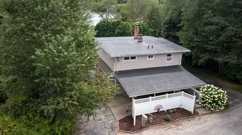 12 Eddy Ct, Oakdale, CT 06370