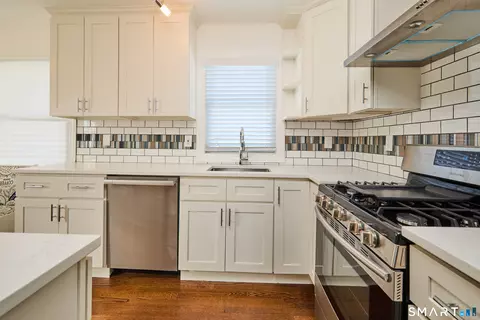 168 Sunnybank Ave, Stratford, CT 06614