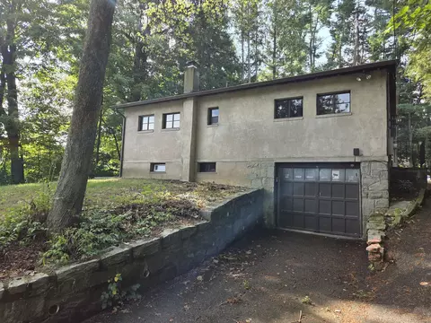 38 Sanford St, Seymour, CT 06483