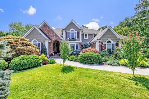 35 Blackberry Ln, Shelton, CT 06484