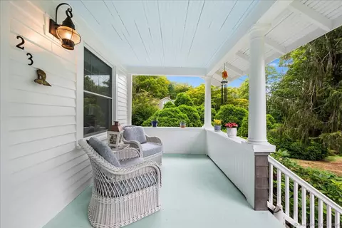 23 Spring St, Chester, CT 06412