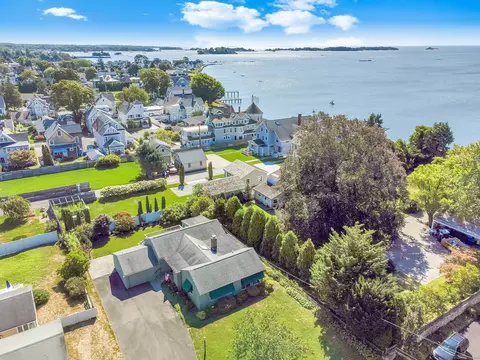 19 Spring Rock Rd, Branford, CT 06405