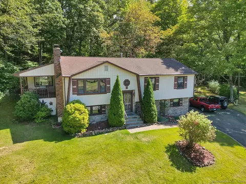 3 Timberland Dr, East Haven, CT 06513