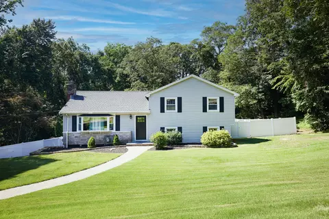 12 Sunnycrest Rd, Trumbull, CT 06611