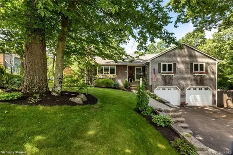 15 Sullivan Farm Rd, Broad Brook, CT 06016