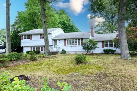 95 Blakeslee Ave, North Haven, CT 06473