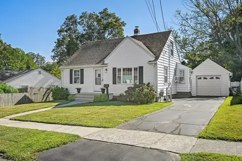 70 Pauline Ave, West Haven, CT 06516