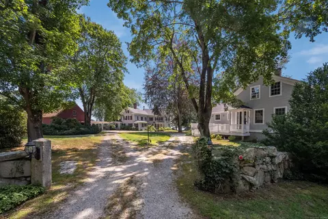 848 Noank Rd, Mystic, CT 06355