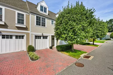 77 Havemeyer Ln #46, Stamford, CT 06902