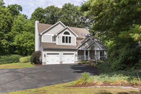 570 S Main St, Manchester, CT 06040