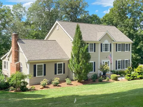 338 S Georges Hill Rd, Southbury, CT 06488