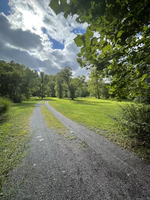 Aspetuck Ridge Road, New Milford, CT 06776